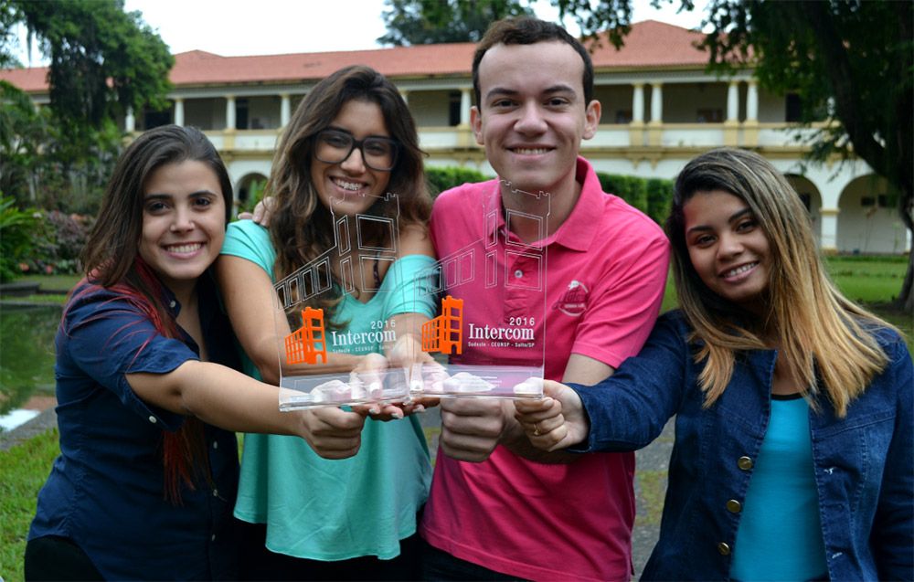 alunos-de-jornalismo-da-ufrrj-ganham-premios-em-congresso-de-comunicacao