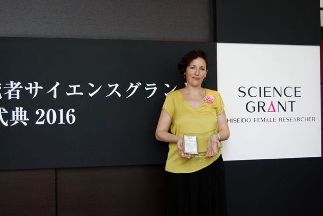 helena-tellez-primera-espanola-que-recibe-premio-en-japon-para-mujeres-cientificas-uma