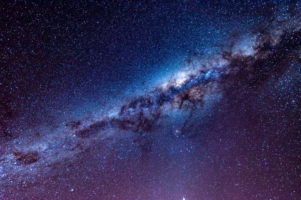 Un equipo internacional de investigadores con la ULL y el IAC resuelve el enigma de la galaxia con un 99,99% de materia oscura